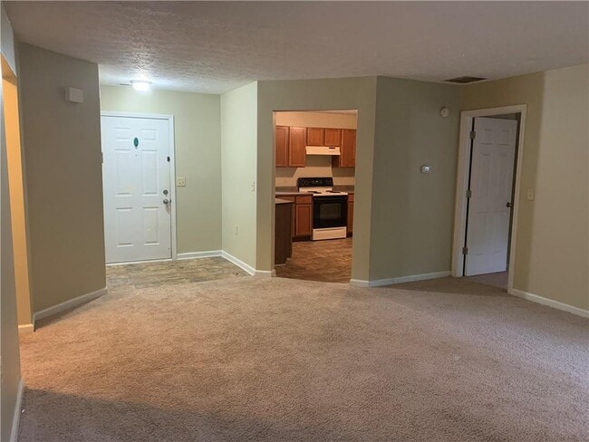 Building Photo - 4526 Woodland Dr