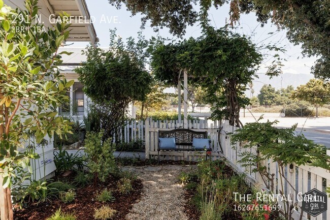 Building Photo - Sweet Fully Furnished Pasadena Bungalow | ...