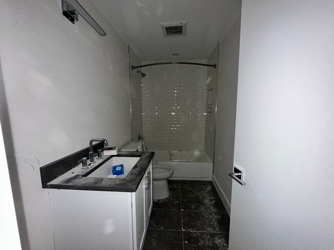 Foto del edificio - 945 52nd St NE