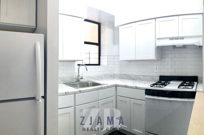 Building Photo - 266 67th St