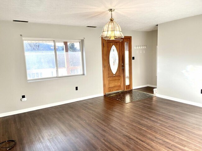 Foto del edificio - 69 Linden Ave, Apt 1, Anmoore, WV