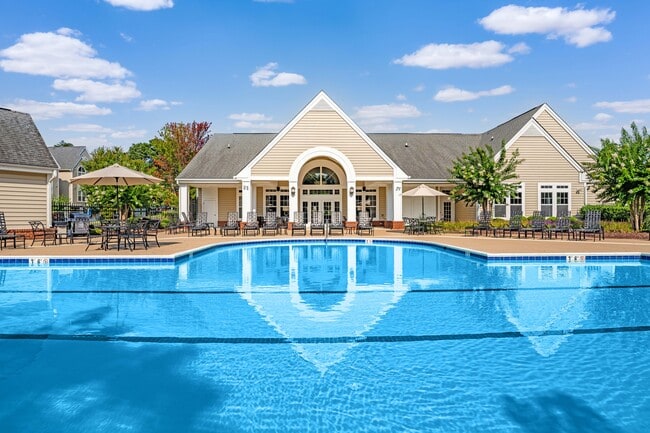 Building Photo - Abberly Crest