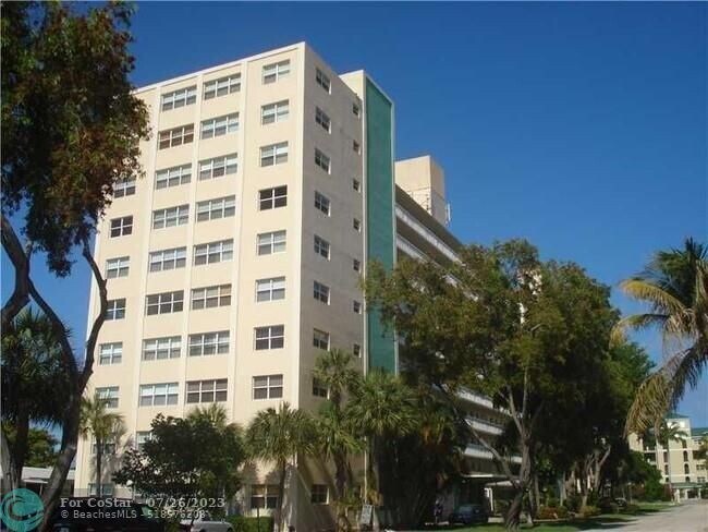 Foto del edificio - 2555 NE 11th St