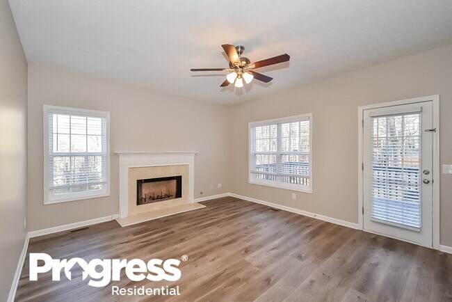 Foto del edificio - 2383 Bluff Creek Overlook