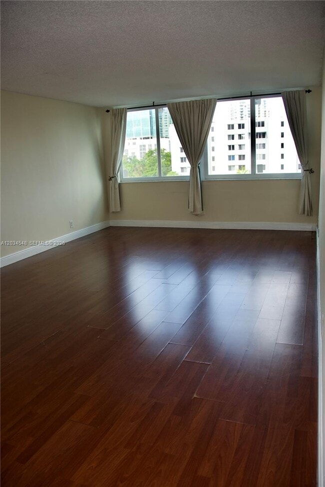 Building Photo - 9125 SW 77th Ave