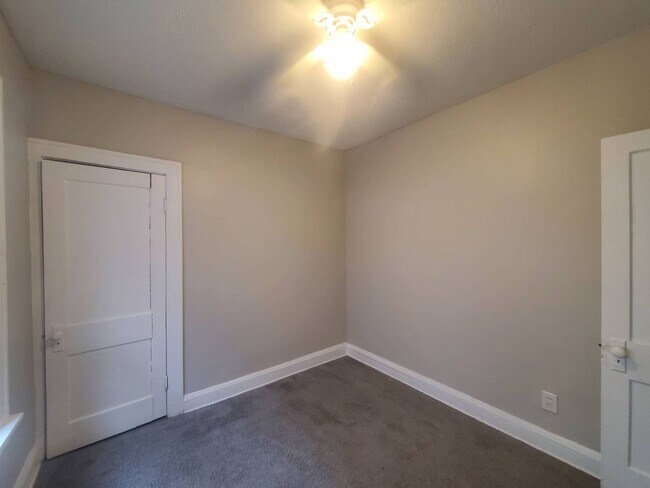 Foto del edificio - 3645 E 146th St