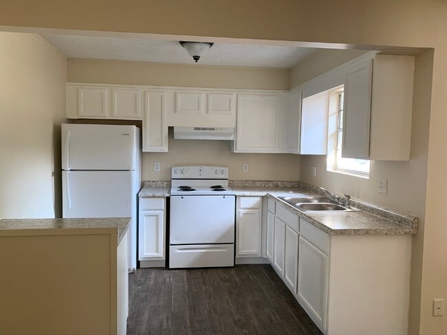 Building Photo - Duplex for Rent