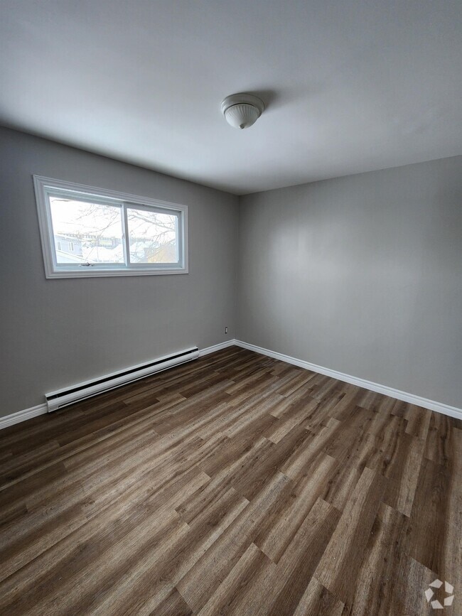 Apartments, Condos and Houses under C800 in Timmins, ON 3 Rentals