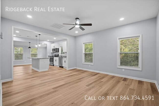 Building Photo - Beautifully Renovated 2-Bedroom, 2-Bathroo...