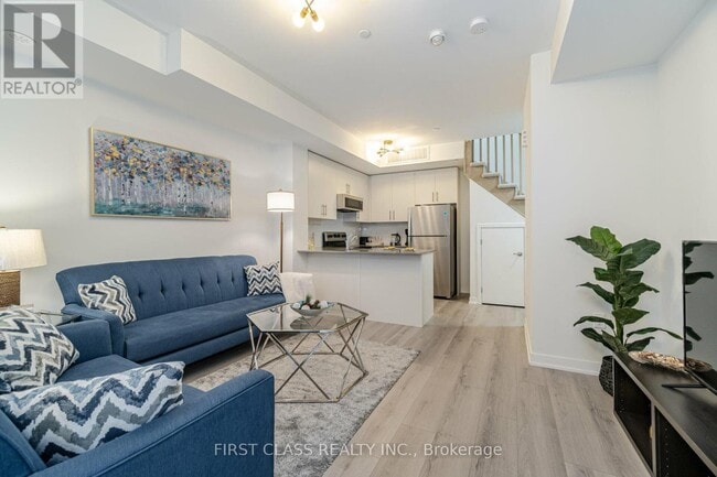 Building Photo - 3405 Ridgeway Dr