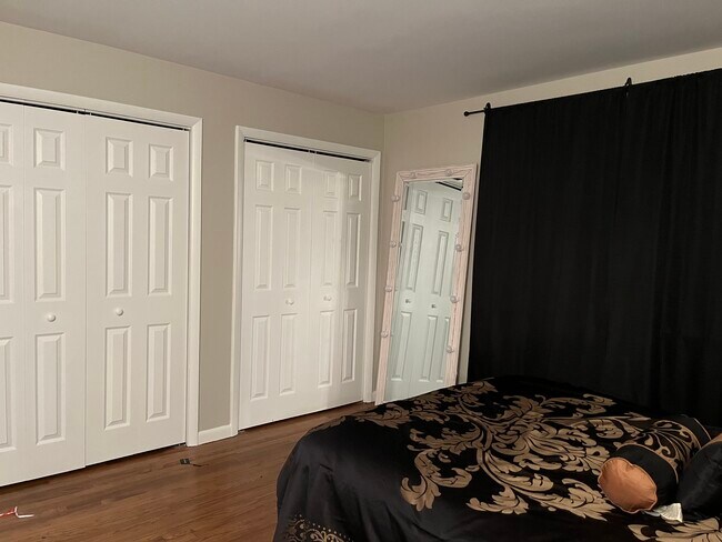 bedroom - 24 Adams Ave