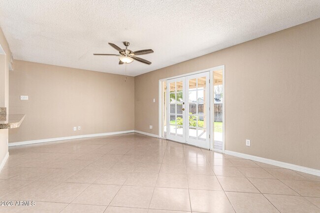 Foto del edificio - 1049 E Carter Dr