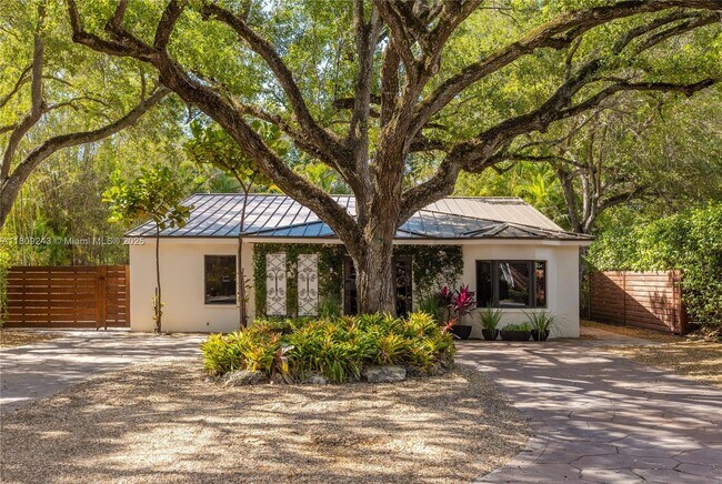 Foto del edificio - 6870 SW 77th Terrace