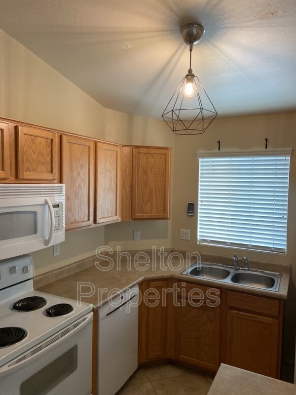 Foto del edificio - 16834 S 23rd St
