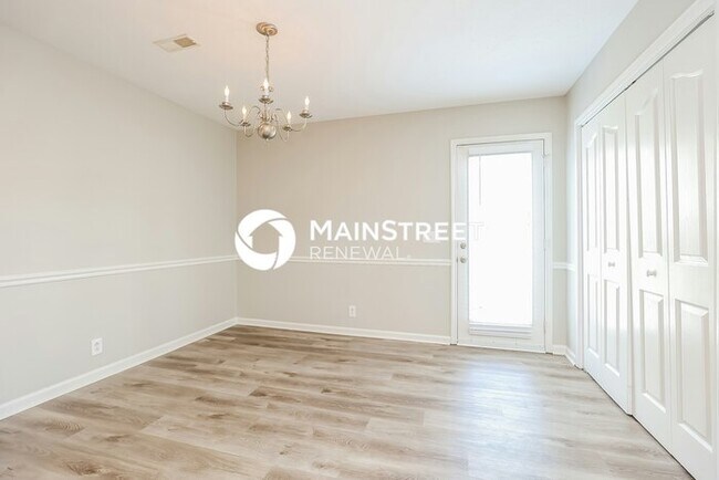 Building Photo - 3 Bedroom Pet-Friendly Home in LA VERGNE, TN with Main Street Renewal