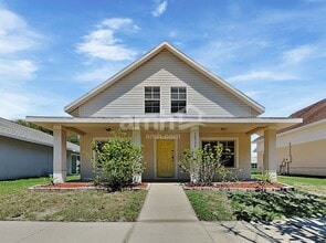 Building Photo - 10332 Summerview Cir