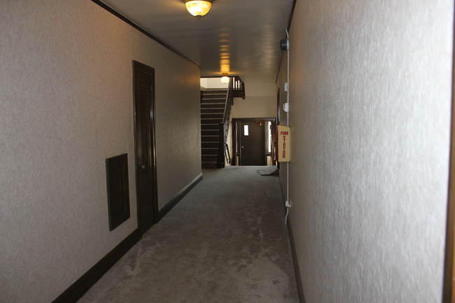 Building Photo - 517 3rd Ave N