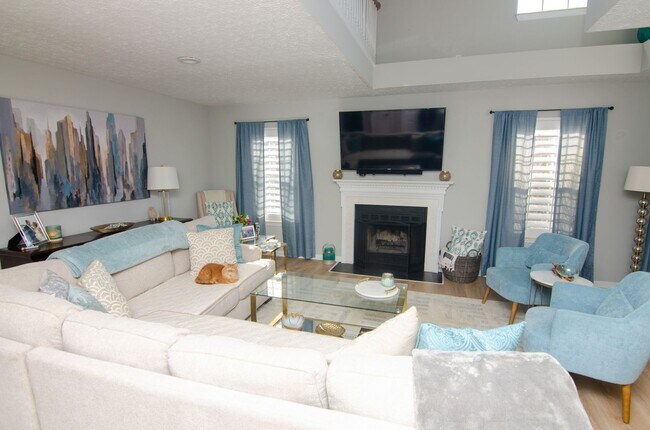 Building Photo - Stunner in Fieldstone Farms