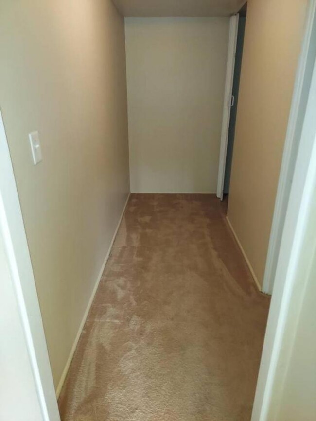 Building Photo - 1 bedroom in Mercer Island WA 98040