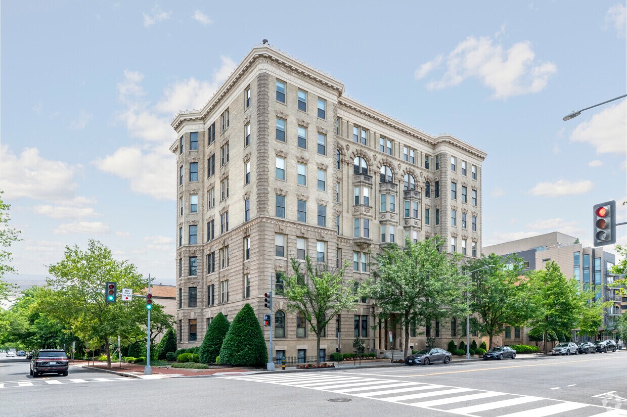 Primary Photo - Iowa Condominiums