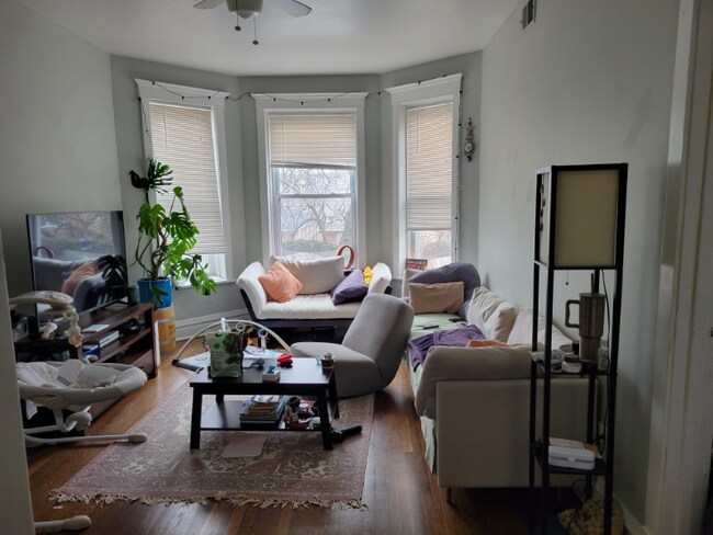 Foto del edificio - 3572 W Cortland St