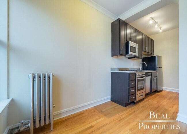 Foto del edificio - 0 bedroom in CHICAGO IL 60640