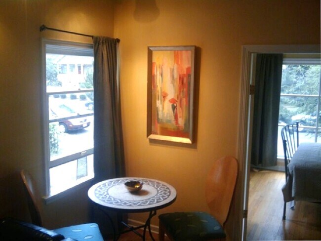 Foto del edificio - 2242 NW Irving St