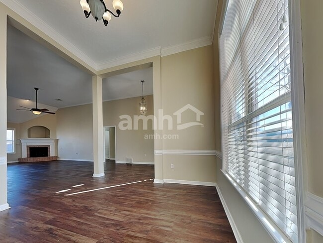 Foto del edificio - 7428 Acree Ln