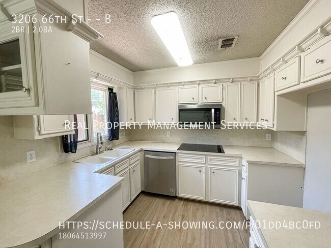 Building Photo - Beautiful 2/2 Home! Water Bill Included in...