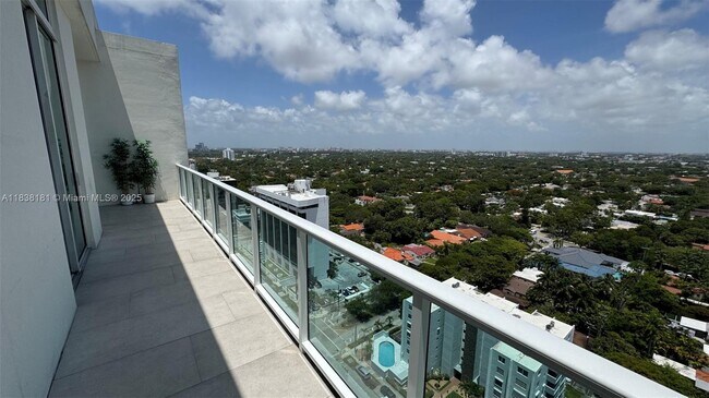 Foto del edificio - 2525 SW 3rd Ave
