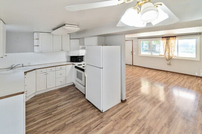 Foto del edificio - 908/910 East Rockwell Avenue