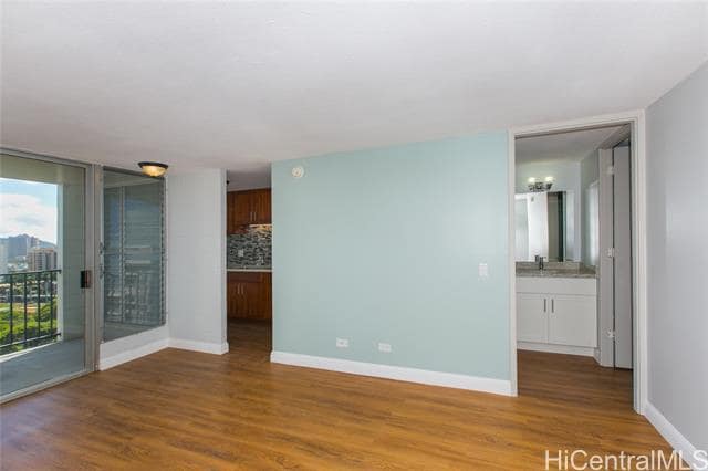 Building Photo - 1541 Dominis St