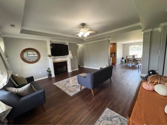 Building Photo - 127 Tine Ln