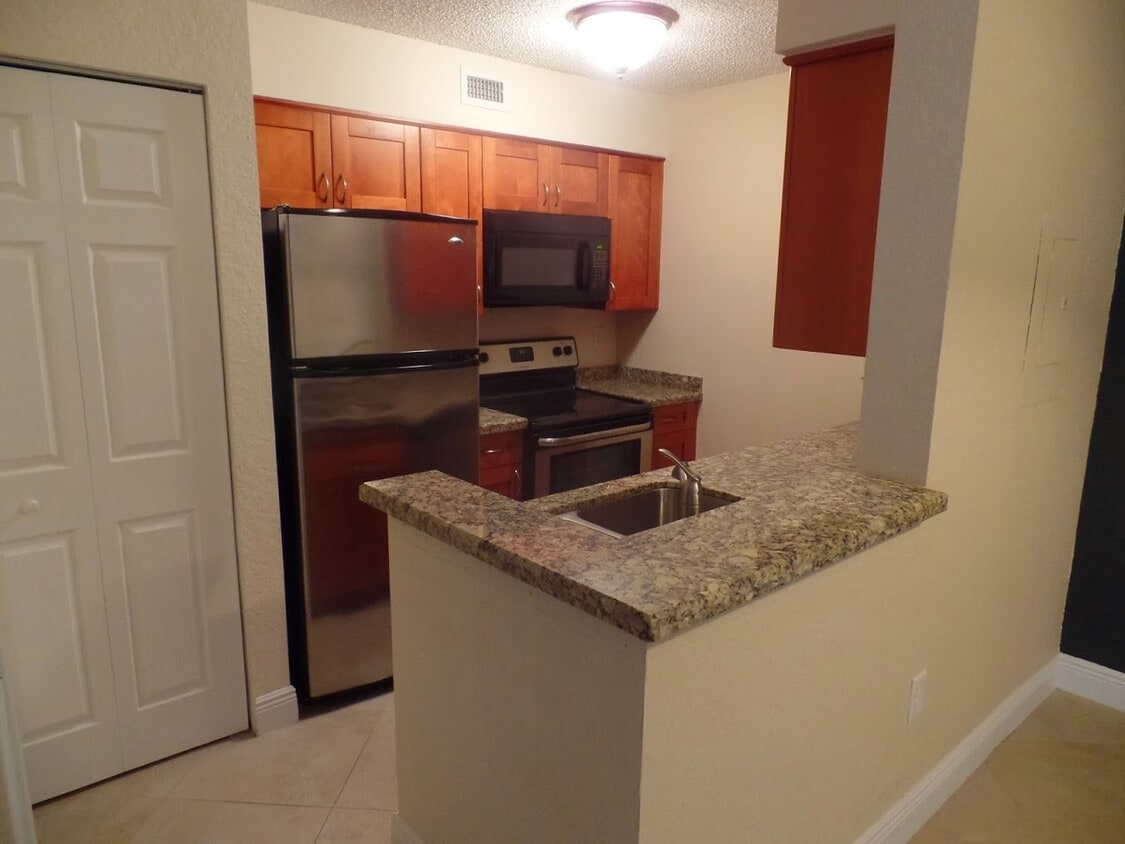 Photo - 2831 N Oakland Forest Dr (Oakland Park, FL)