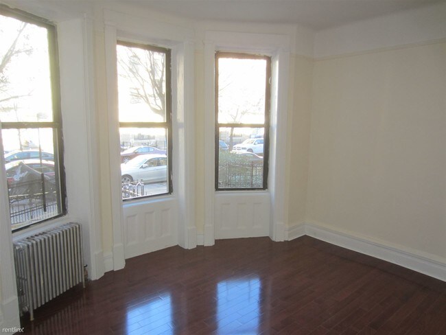 Building Photo - 1042 Bergen St