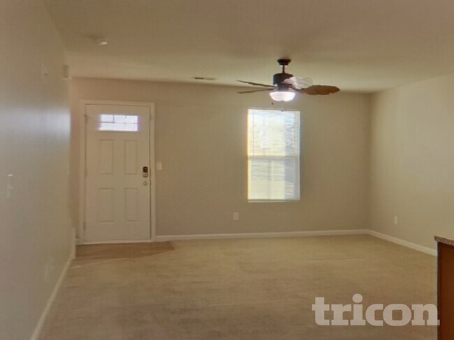 Building Photo - 415 Merus Dr