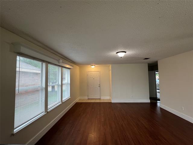 Foto del edificio - 1577 Laurel Hall Ln