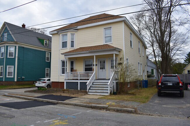 Building Photo - 12 Alba St