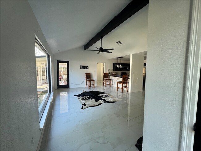 Foto del edificio - 5409 Deborah Ln