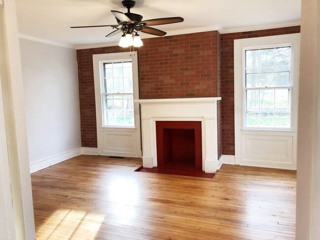 Living Room 1 - 1104 NJ-28