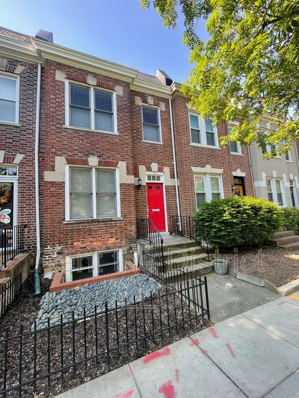 Photo - 1716 V St NW House