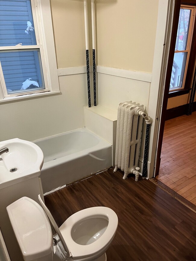 Building Photo - 627 Mendota