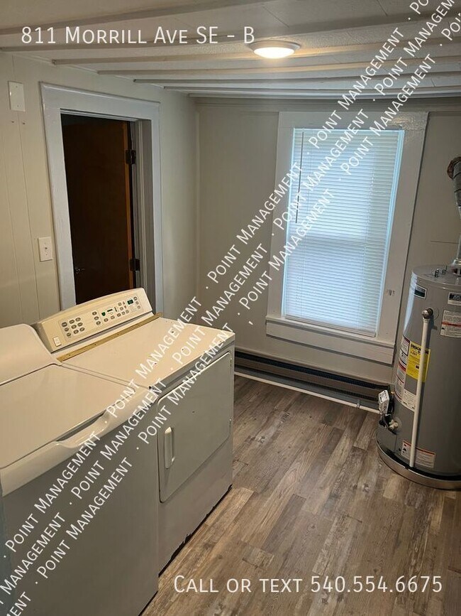 Building Photo - 2 Bed 1 Bath Carriage House
