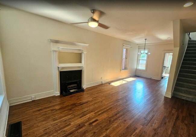 Building Photo - 2073 Emerson St
