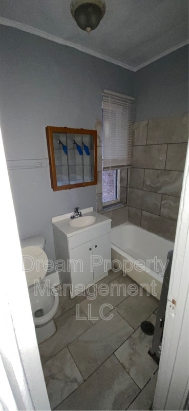 Building Photo - 4408 S Drexel Blvd