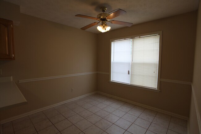 Foto del edificio - Spacious duplex near downtown Auburn