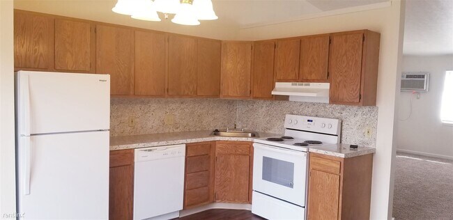 Foto del edificio - 3932 Kenowa Ave SW