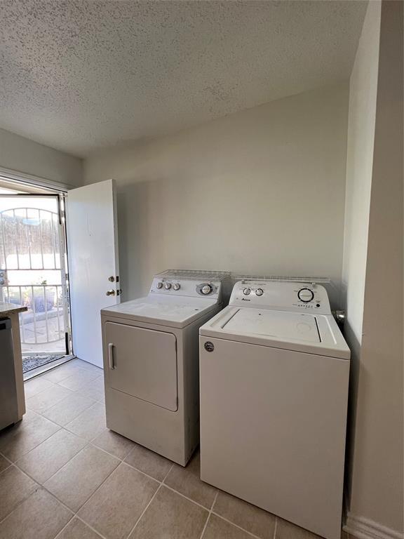 Foto del edificio - 1104 W Tri Oaks Ln