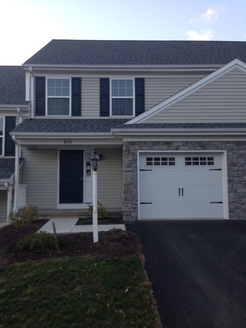 Primary Photo - 652 Winding Ln