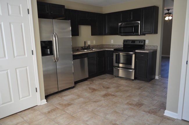 Kitchen - Clearview Commons